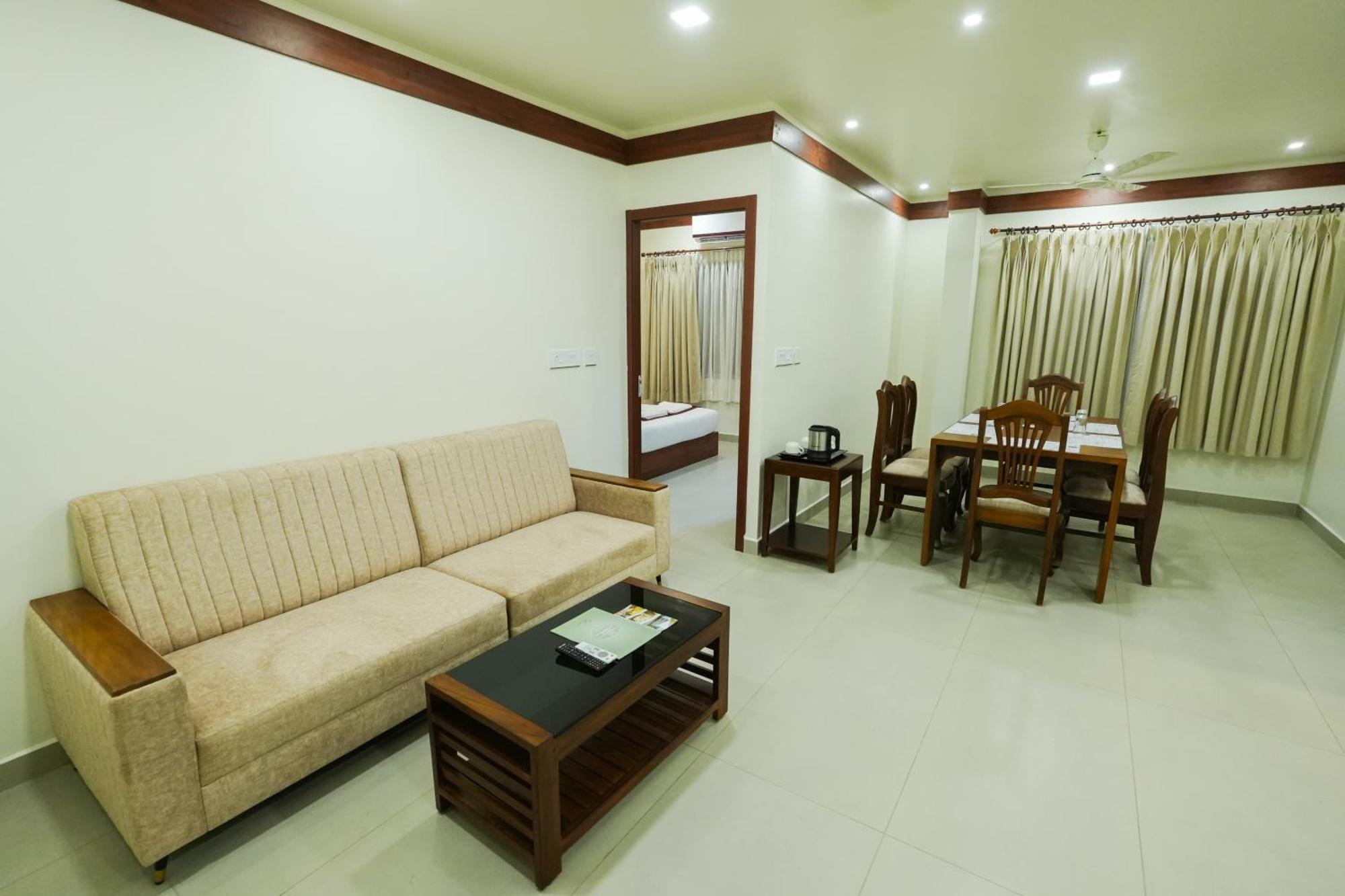 Hotel Royalton Residency Mundakāyam Exterior foto